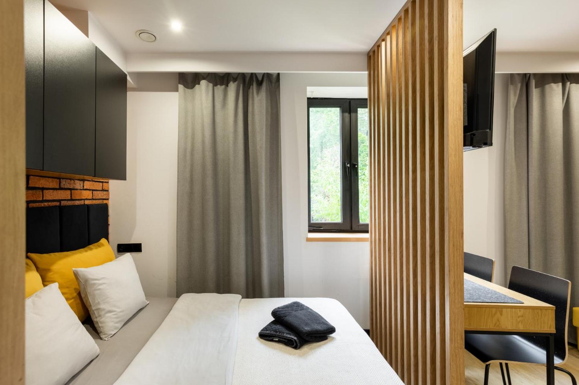Bedthoven Lofts You! Self Check-in & Parking Tychy